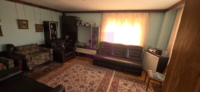 Casa de vanzare cu 6 camere in Busteni