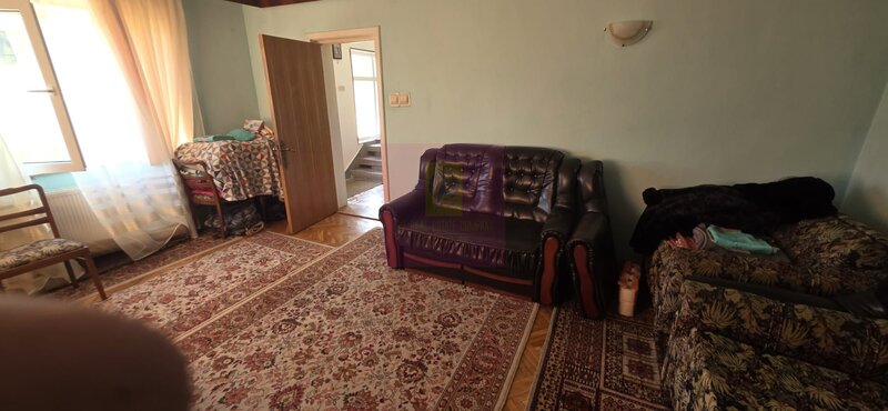 Casa de vanzare cu 6 camere in Busteni